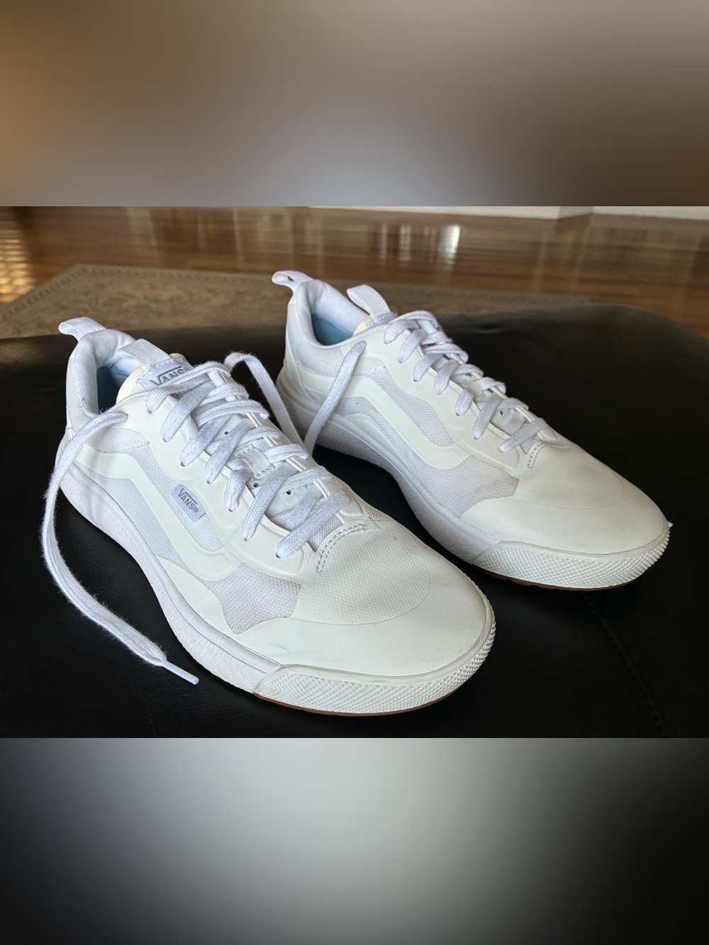 Vans Ultra Range Men’s Size 9.5 & Women’s Size 11 - White Low-Top Sneakers